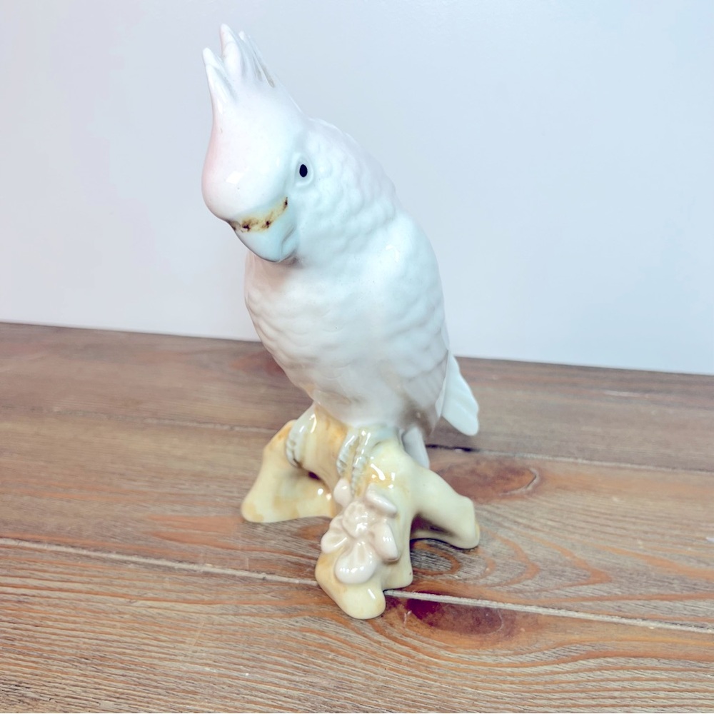 INTAGE ROYAL DUX PORCELAIN COCKATOO PARROT FIGURINE STATUE Czechoslovakia 7”